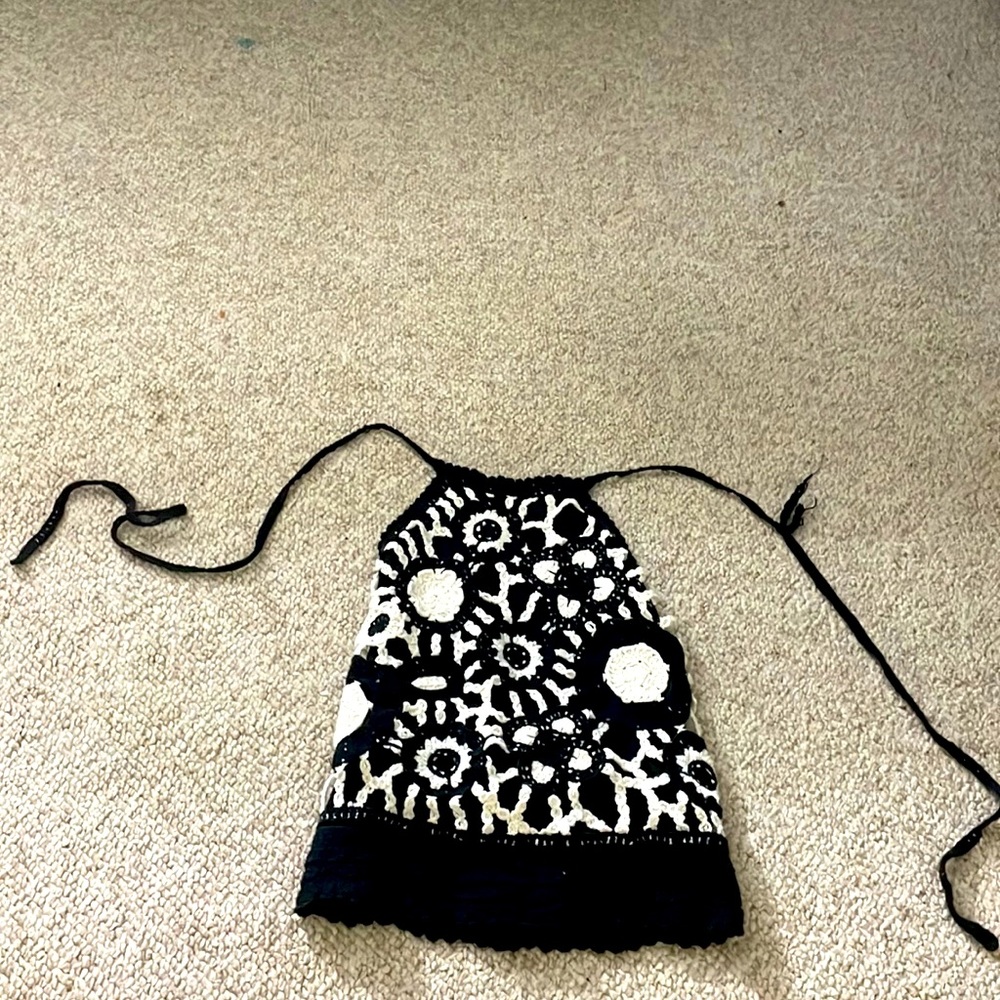 Black and white designed tank top